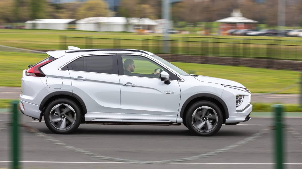 2021 MG HS PHEV v Mitsubishi Eclipse Cross Aspire PHEV-3