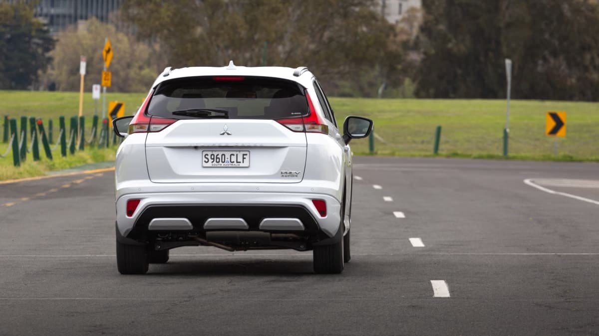 2021 MG HS PHEV v Mitsubishi Eclipse Cross Aspire PHEV-3