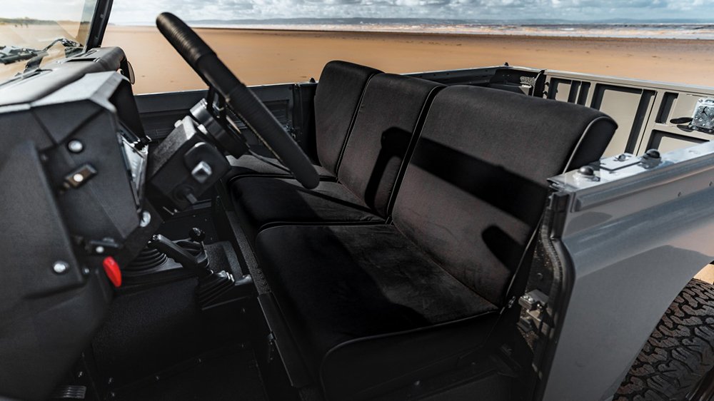 Arkonik's 1989 Land Rover Defender Beach Cruiser