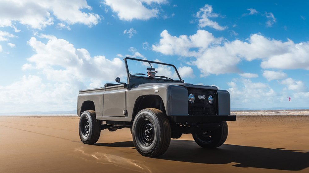 Arkonik's 1989 Land Rover Defender Beach Cruiser