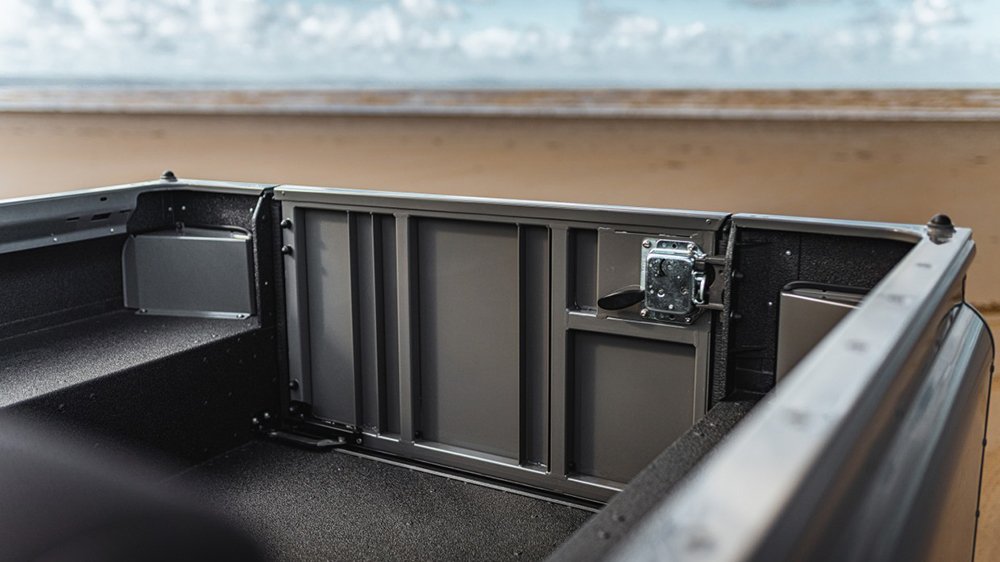 Arkonik's 1989 Land Rover Defender Beach Cruiser