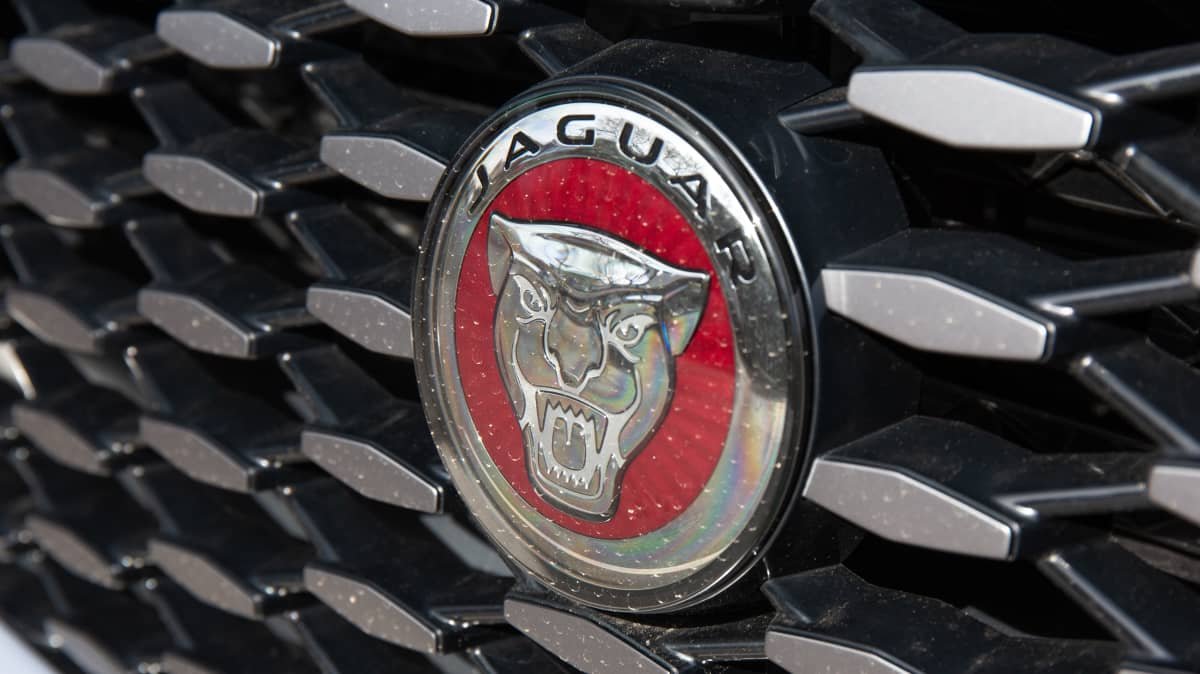 2021 Jaguar XF P300 AWD R-Dynamic HSE review-1
