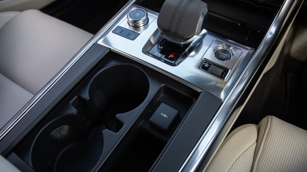2021 Jaguar XF P300 AWD R-Dynamic HSE review-3
