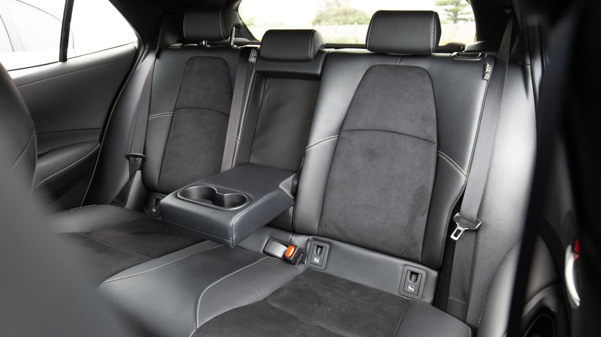 2021 Toyota Corolla ZR Hybrid hatchback review-2