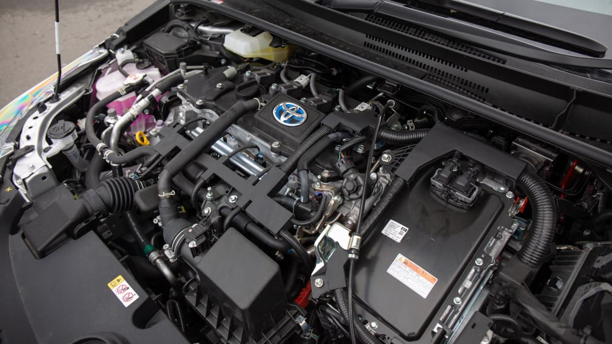 2021 Toyota Corolla ZR Hybrid hatchback review-3