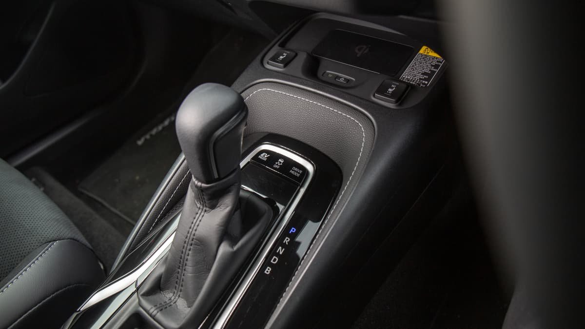 2021 Toyota Corolla ZR Hybrid hatchback review-3