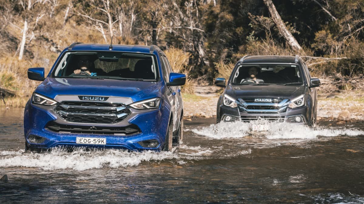2021 Isuzu MU-X LS-T comparison – old vs new-1