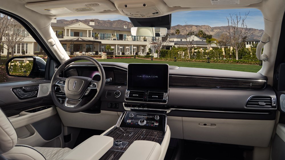 The interior of the 2022 Lincoln Navigator.