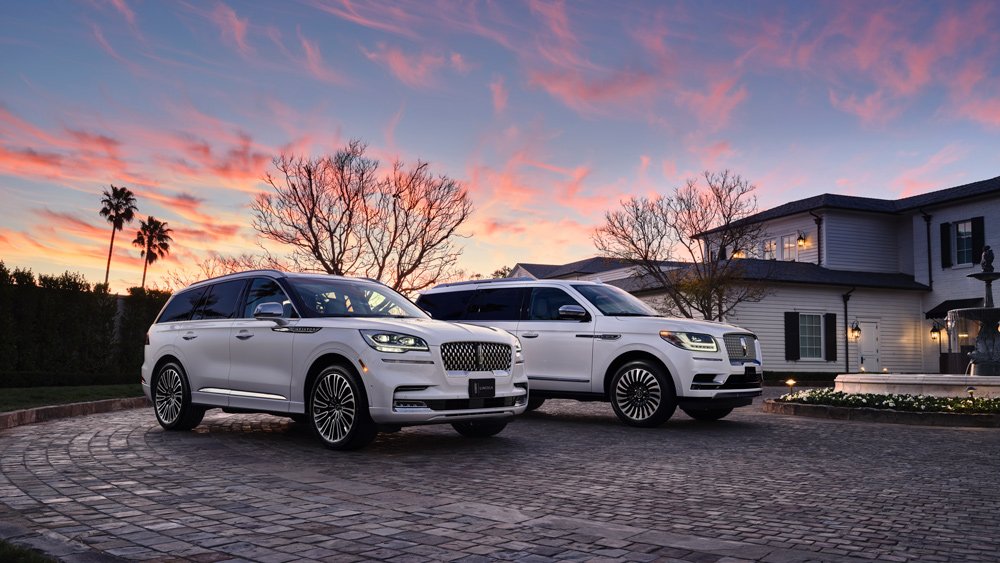 The 2022 Lincoln Aviator (front) and Navigator (back) at the Rosewood Miramar Beach in Santa Barbara, Calif.