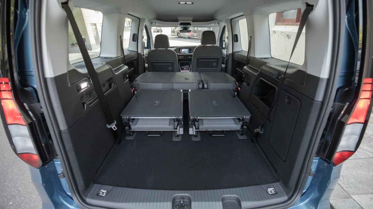 2022 Volkswagen Caddy people mover review-3