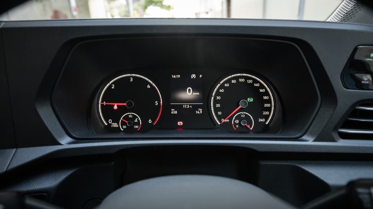 2022 Volkswagen Caddy people mover review-0