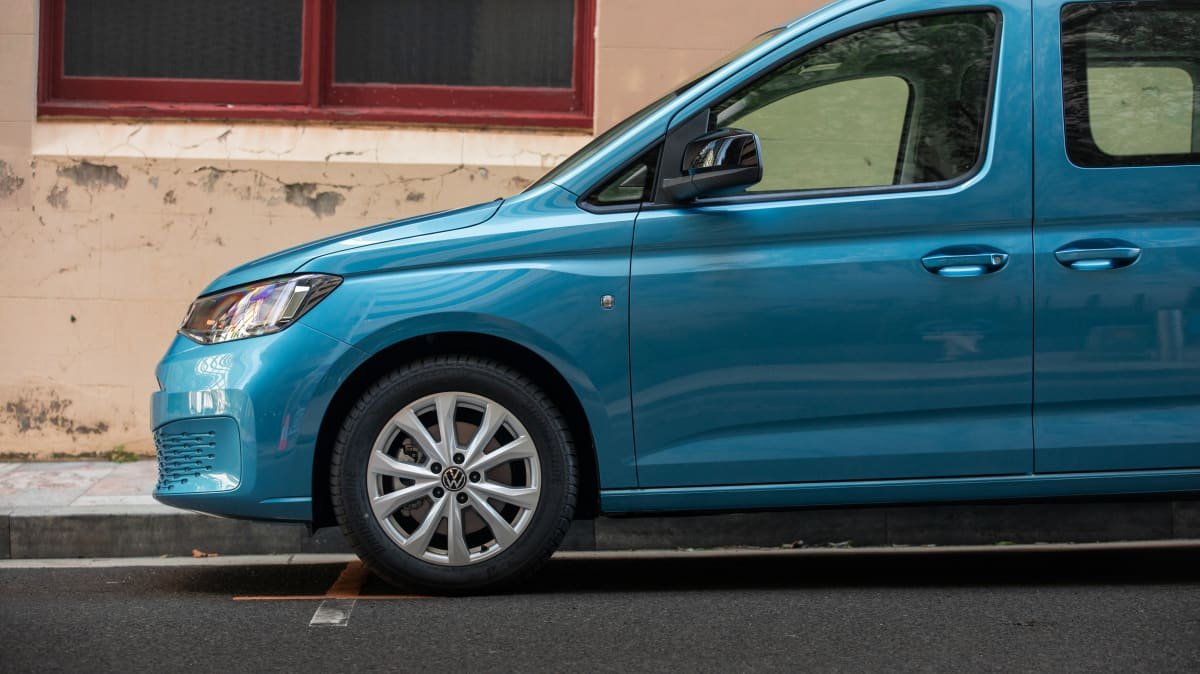 2022 Volkswagen Caddy people mover review-0