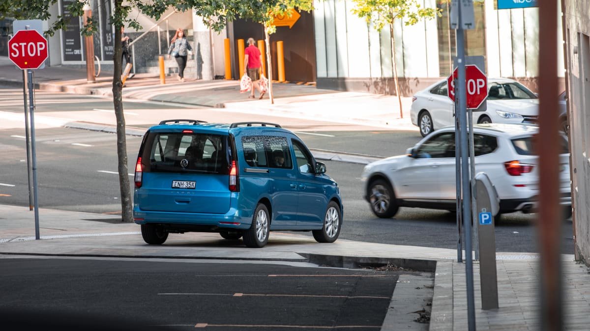 2022 Volkswagen Caddy people mover review-2
