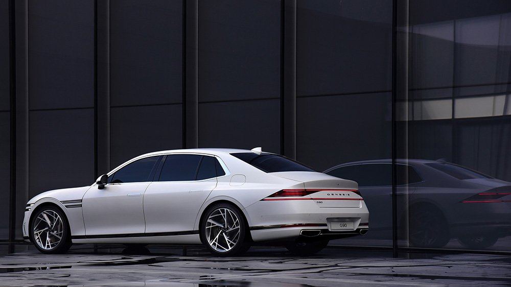 2023 Genesis G90