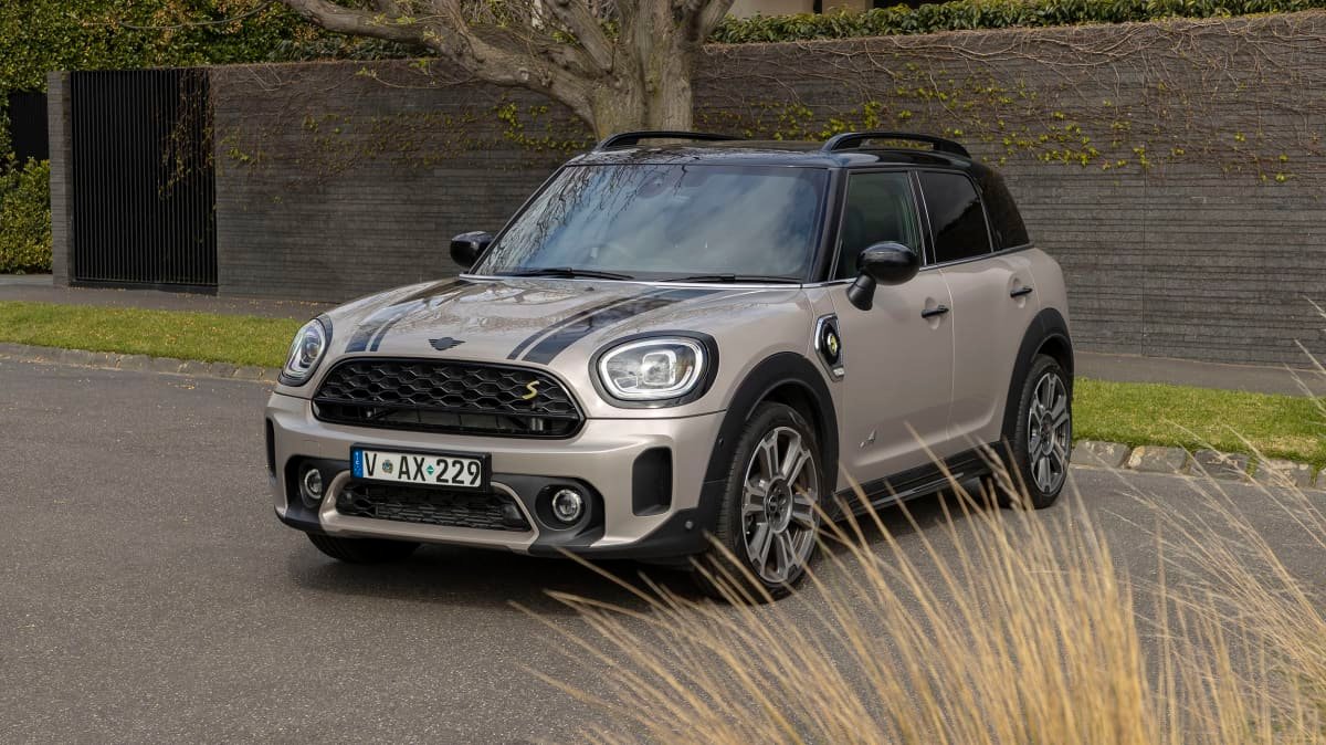 2021 Lexus UX250h Sports Luxury FWD v Mini Countryman SE Mini Yours Hybrid comparison-1