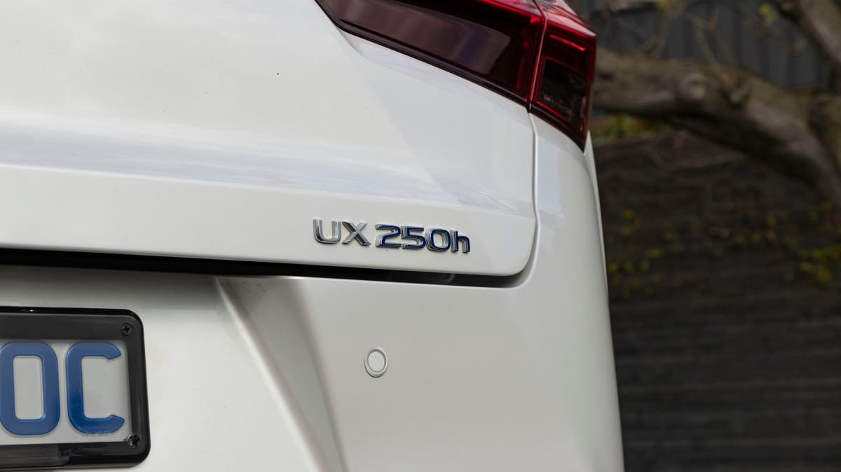 2021 Lexus UX250h Sports Luxury FWD review-2
