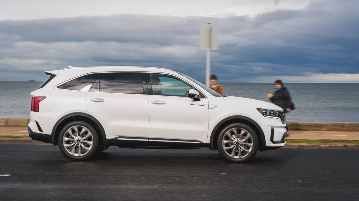 2021 Mazda CX-8 GT 2.2D v 2021 Kia Sorento GT-Line comparison-3