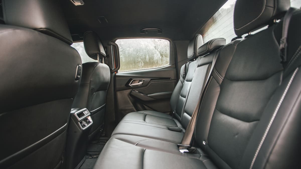 2021 Isuzu D-Max X-Terrain v Nissan Navara Pro-4X comparison-2