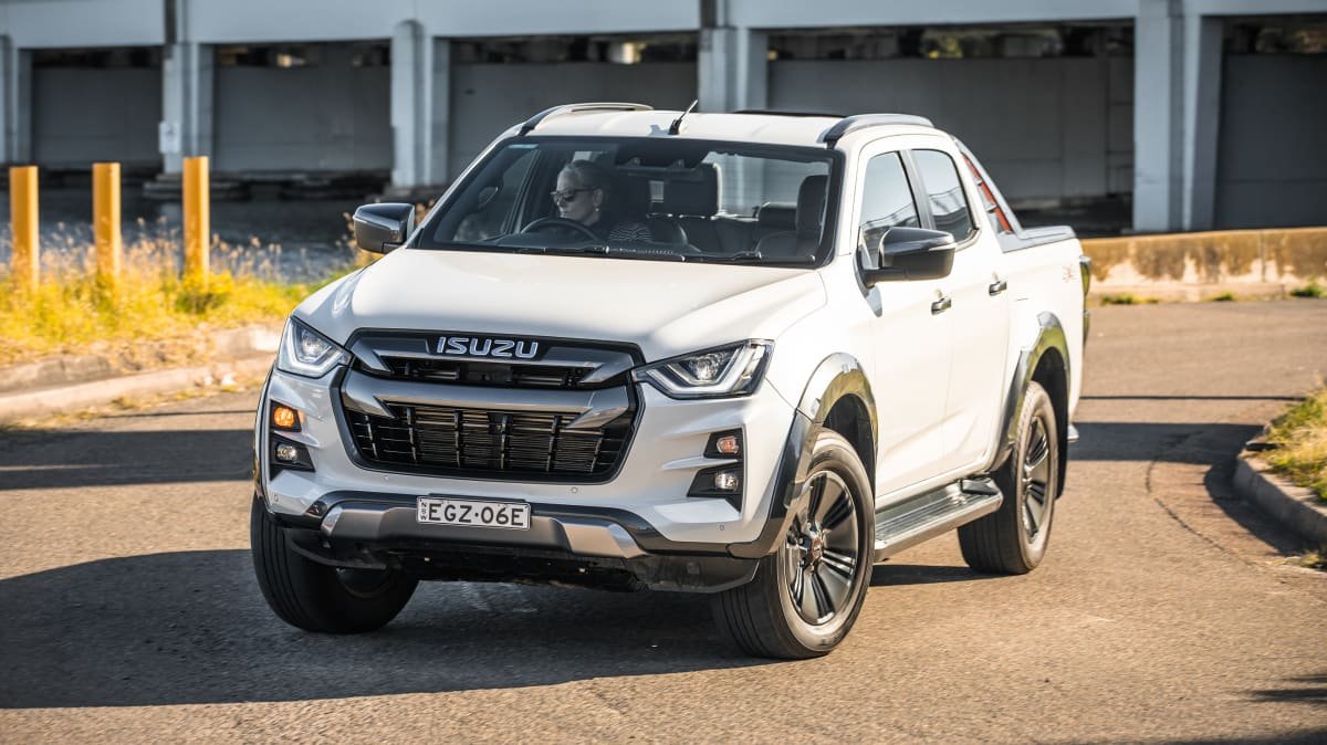 2021 Isuzu D-Max X-Terrain v Nissan Navara Pro-4X comparison-0