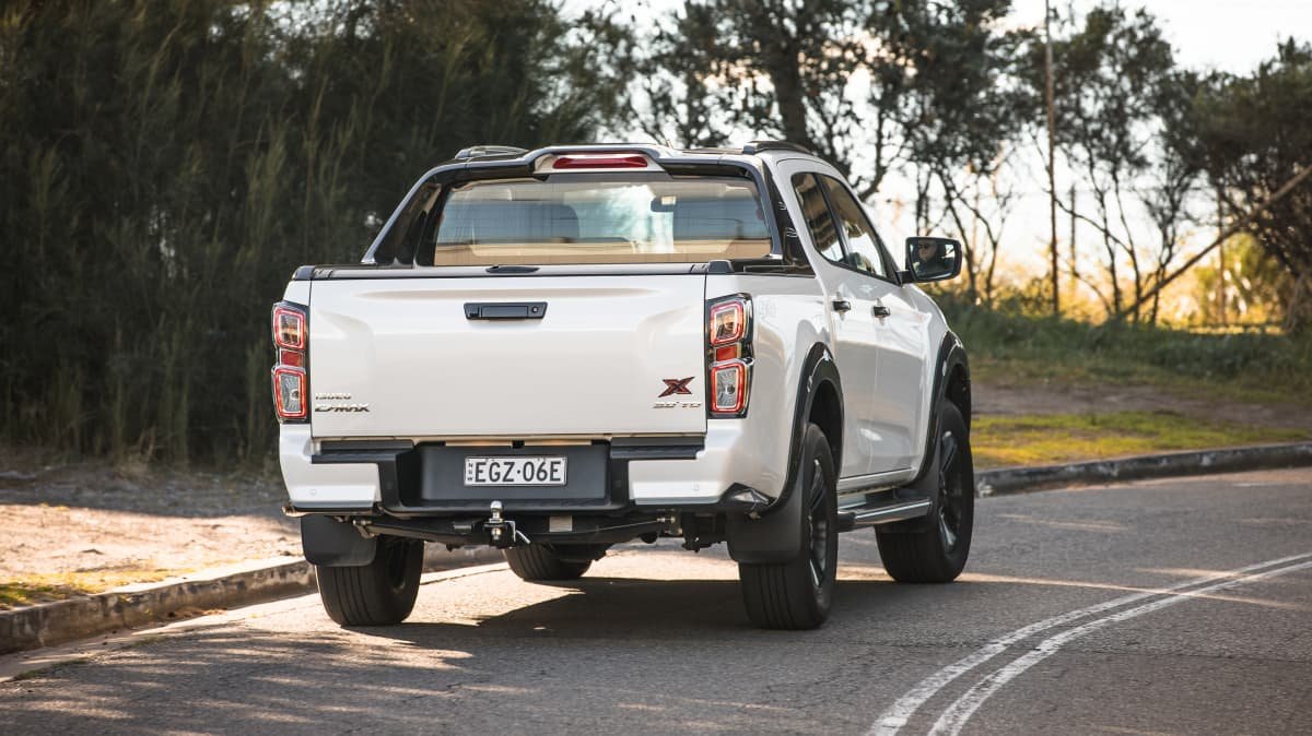 2021 Isuzu D-Max X-Terrain v Nissan Navara Pro-4X comparison-0