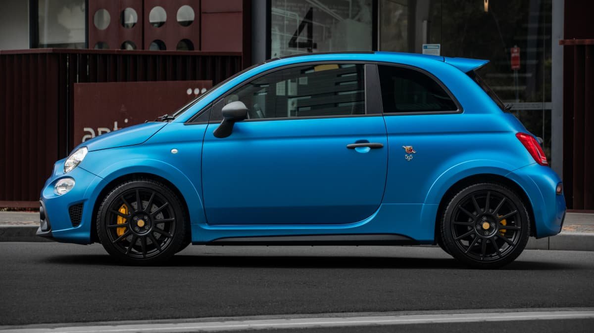 2022 Abarth 595 Competizione review-1