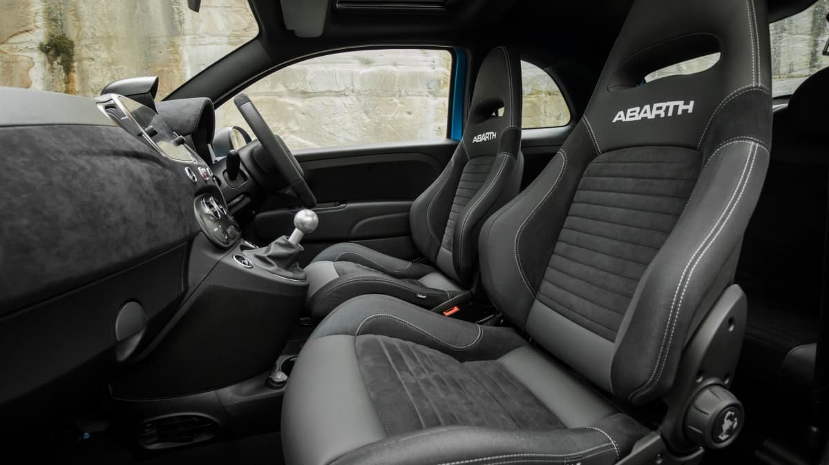 2022 Abarth 595 Competizione review-1