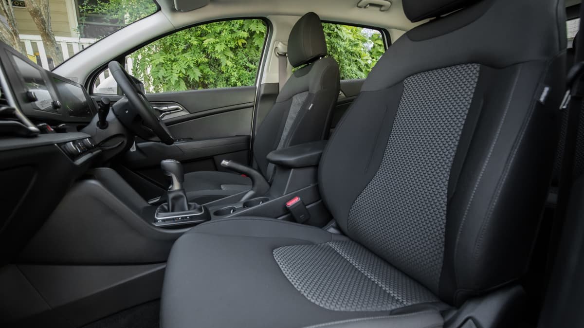 2022 Kia Sportage S manual review-1