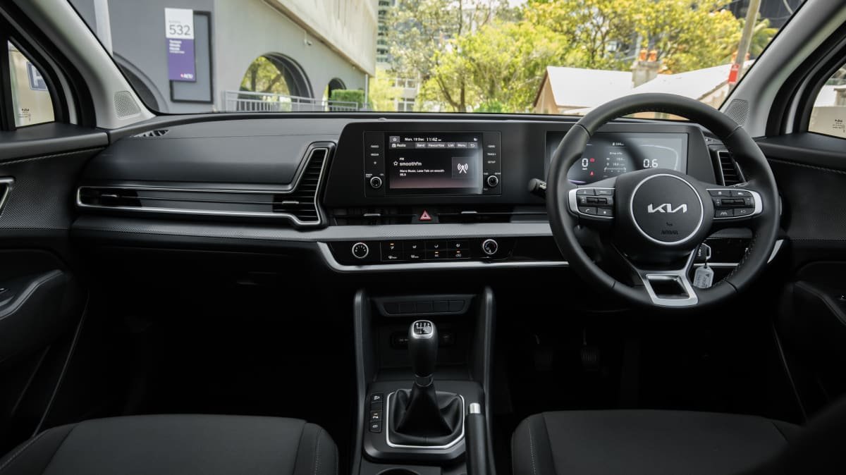 2022 Kia Sportage S manual review-0