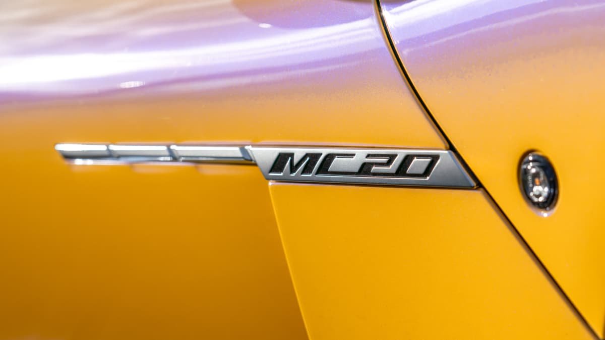 2022 Maserati MC20 review-1