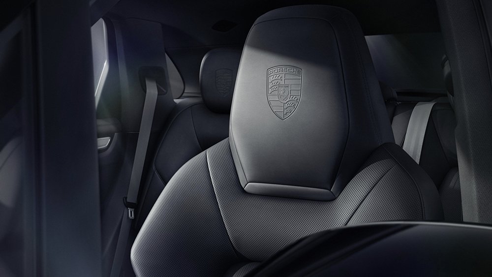 2022 Porsche Cayenne Platinum Edition