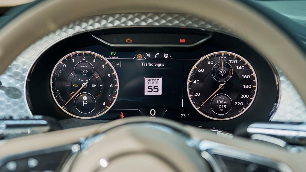 2022 Bentley Flying Spur Hybrid review-0