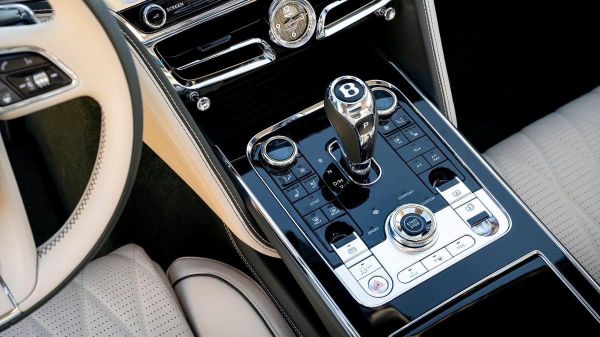 2022 Bentley Flying Spur Hybrid review-3