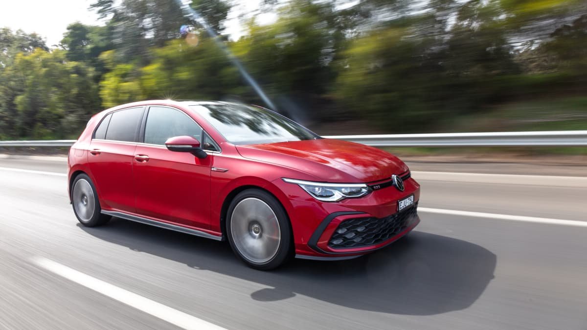 2022 BMW 128ti v 2021 Volkswagen Golf GTI comparison-1