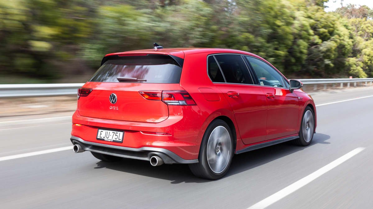 2022 BMW 128ti v 2021 Volkswagen Golf GTI comparison-1