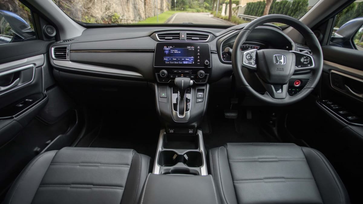 2021 Honda CR-V VTi L v Ford Escape Vignale comparison-0