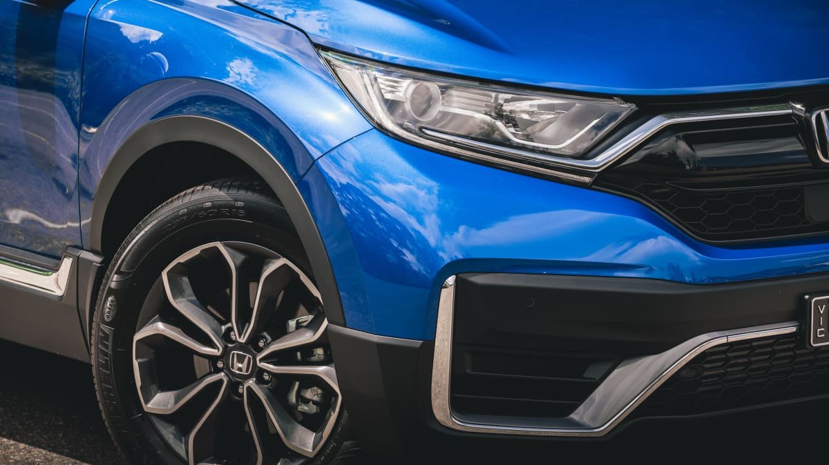 2021 Honda CR-V VTi L v Ford Escape Vignale comparison-1