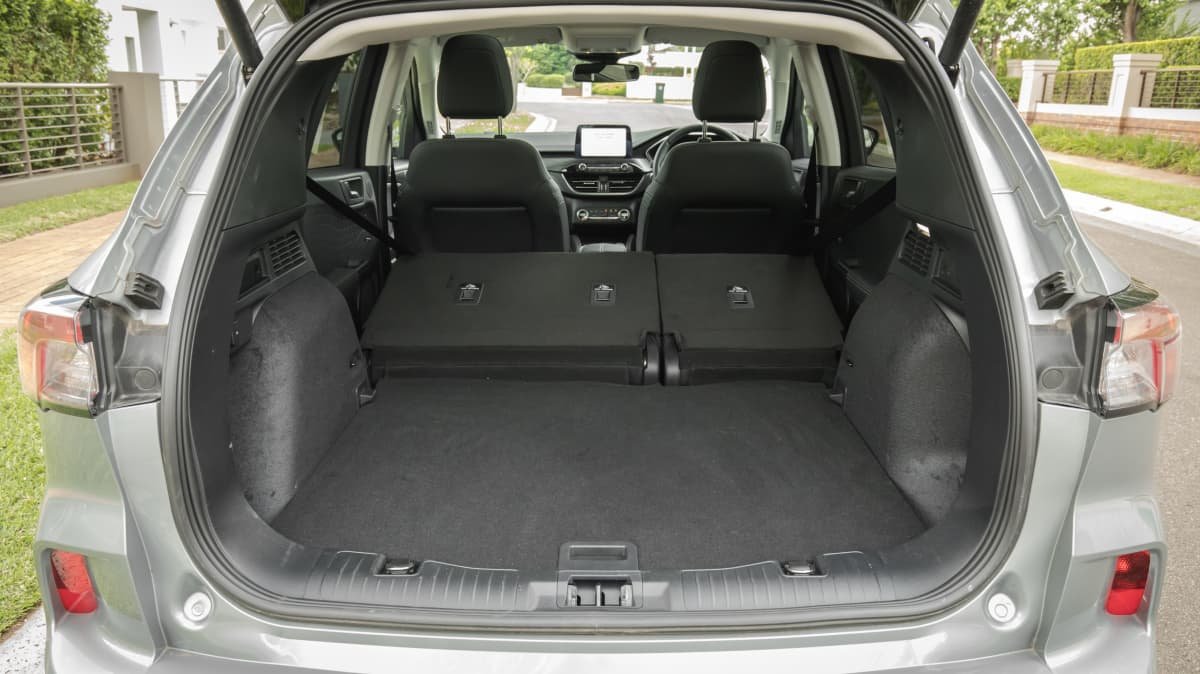 2021 Honda CR-V VTi L v Ford Escape Vignale comparison-1
