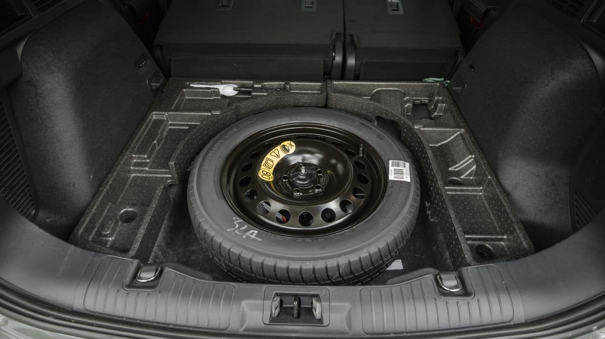 2021 Honda CR-V VTi L v Ford Escape Vignale comparison-2