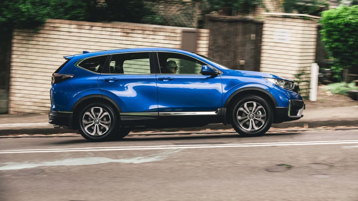 2021 Honda CR-V VTi L v Ford Escape Vignale comparison-0