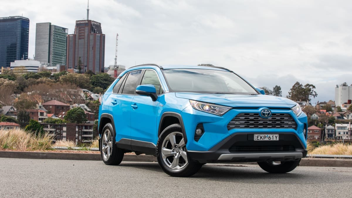2021 Honda CR-V VTi L AWD v Toyota RAV4 GXL Hybrid comparison-0
