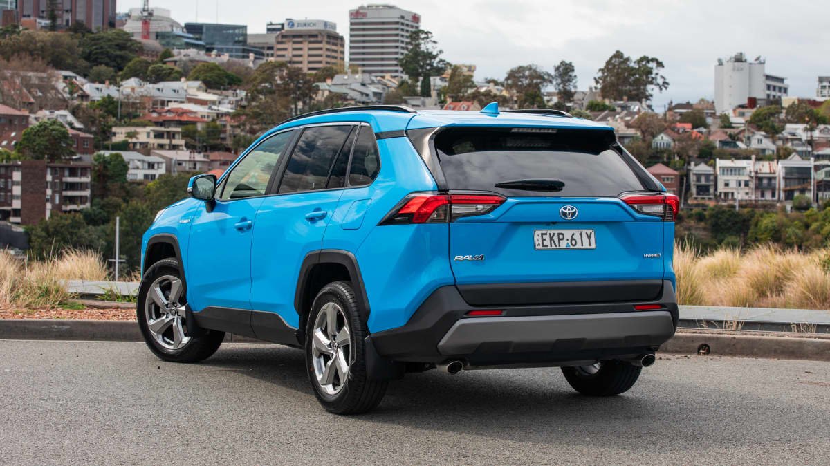 2021 Honda CR-V VTi L AWD v Toyota RAV4 GXL Hybrid comparison-0