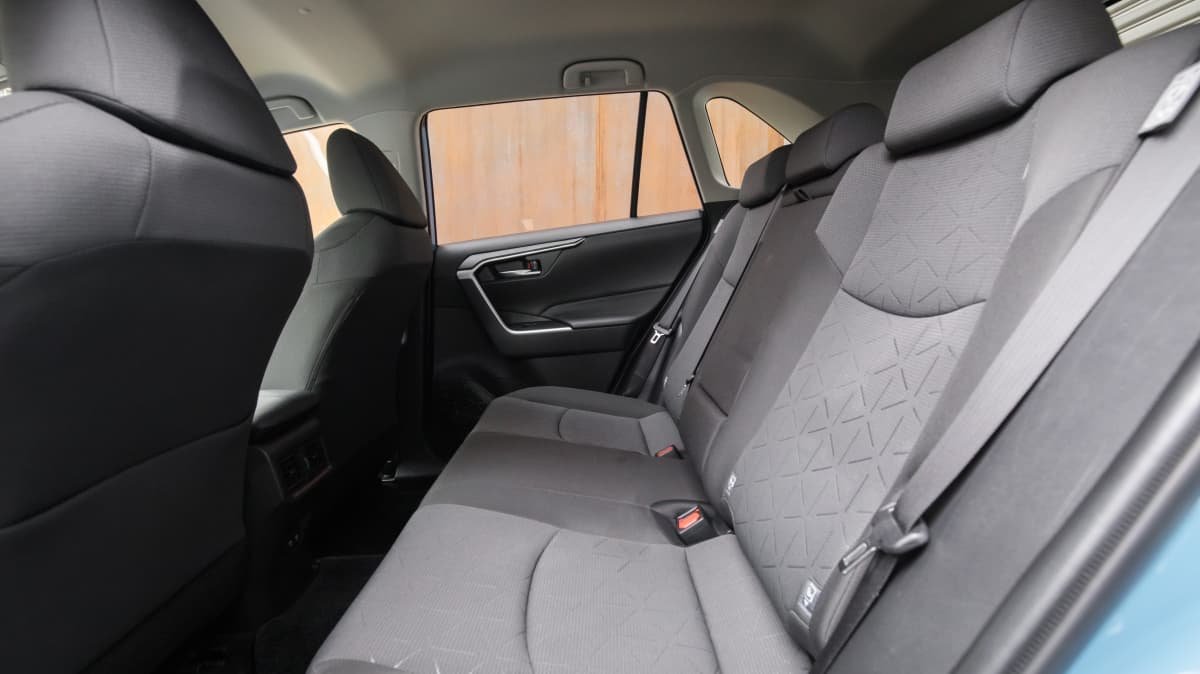 2021 Honda CR-V VTi L AWD v Toyota RAV4 GXL Hybrid comparison-2
