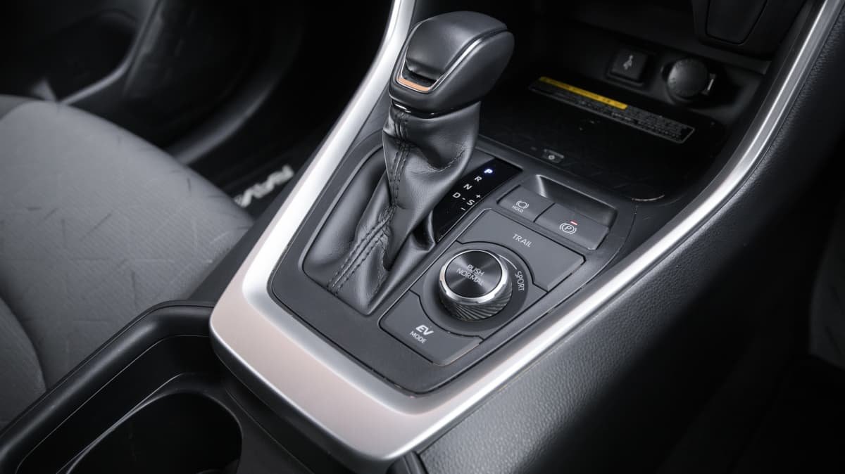 2021 Honda CR-V VTi L AWD v Toyota RAV4 GXL Hybrid comparison-2