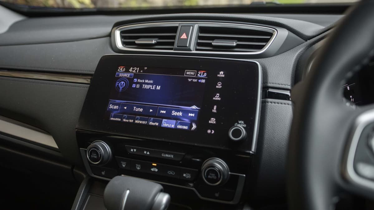 2021 Honda CR-V VTi L AWD v Toyota RAV4 GXL Hybrid comparison-1