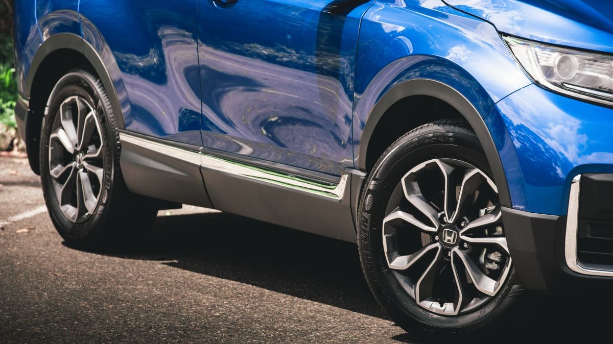2021 Honda CR-V VTi L AWD v Toyota RAV4 GXL Hybrid comparison-0