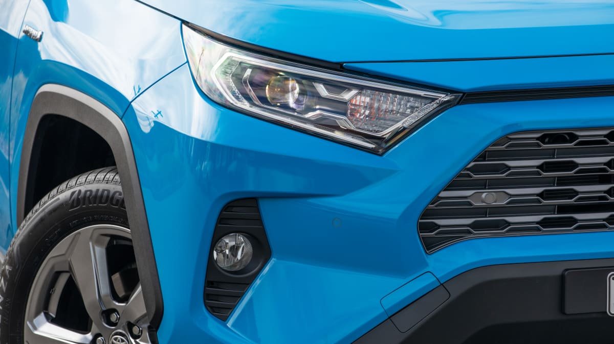 2021 Honda CR-V VTi L AWD v Toyota RAV4 GXL Hybrid comparison-1