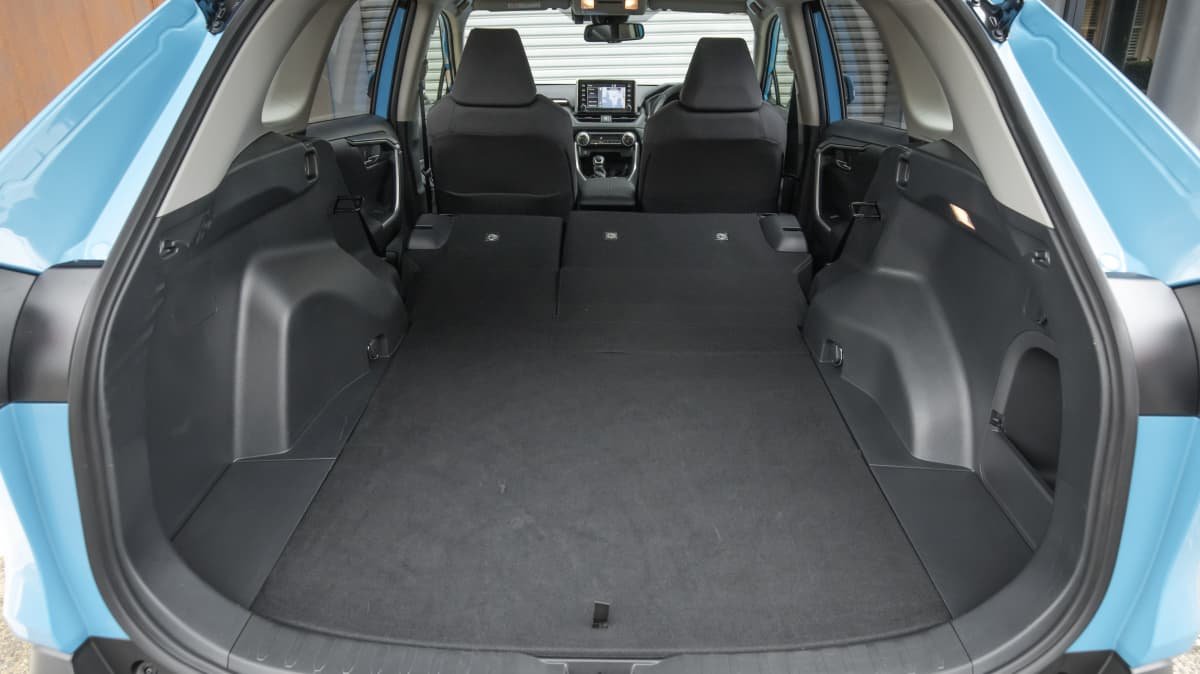 2021 Honda CR-V VTi L AWD v Toyota RAV4 GXL Hybrid comparison-1