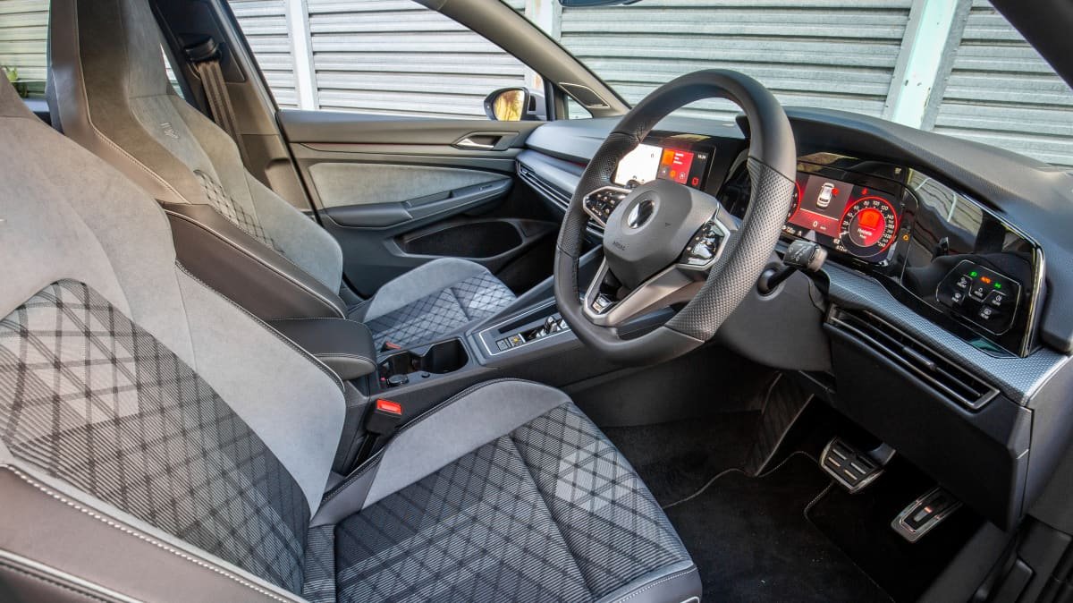 2021 Hyundai i30 N Line Premium v Volkswagen Golf R Line-0
