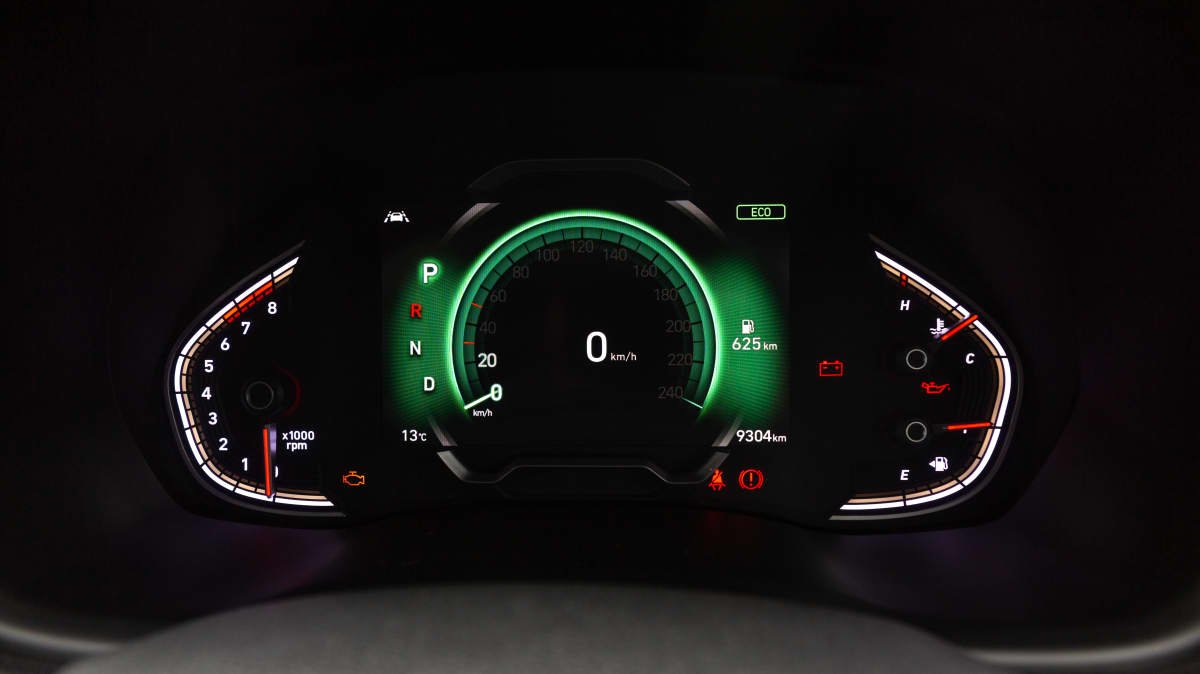 2021 Hyundai i30 N Line Premium v Volkswagen Golf R Line-0