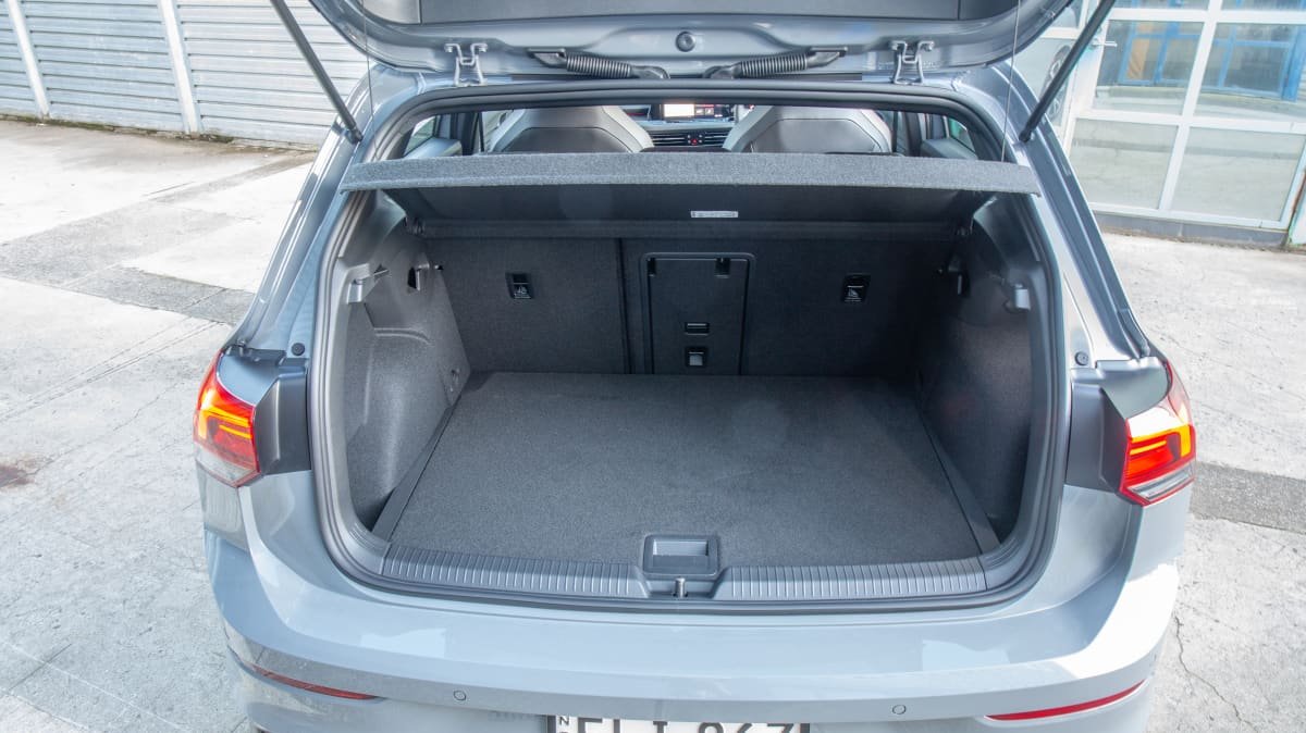 2021 Hyundai i30 N Line Premium v Volkswagen Golf R Line-0